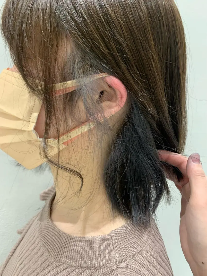 ミディアム カラー ヘアアレンジ インナーカラー 🐝岡本 柚葉🐝のヘアスタイル