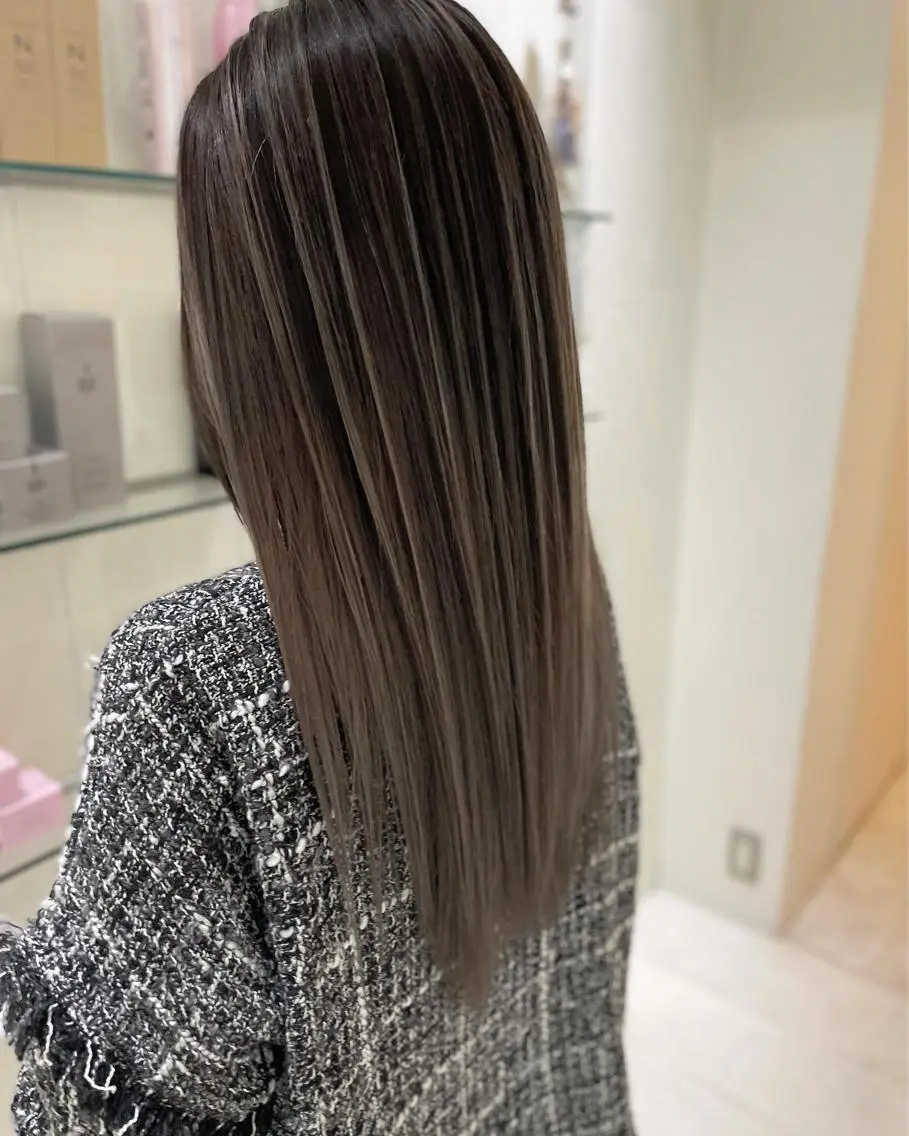 ロング カラー アッシュ ベージュカラー 透明感カラー ハイライトカラー 外国人風カラー ヘアカラー トリートメント 河合秀明/ショート /ボブ/レイヤーのヘアスタイル