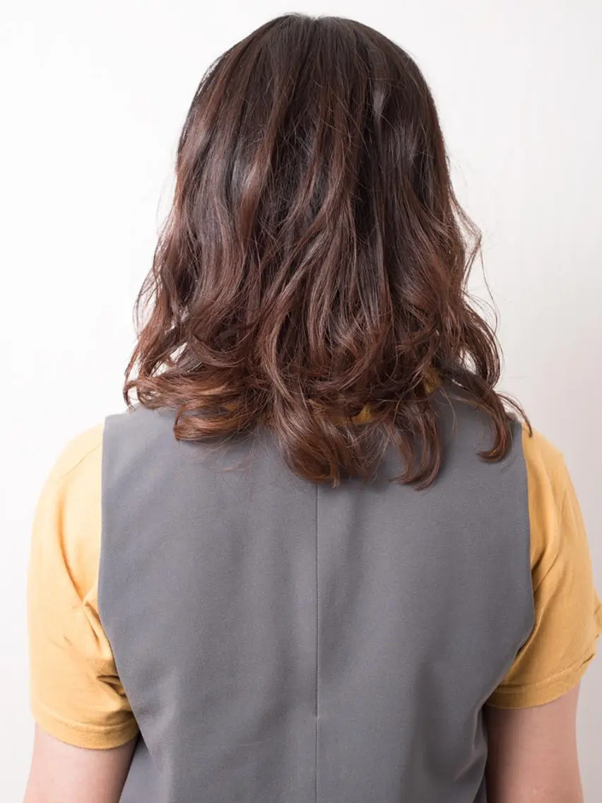 ミディアム 金澤 愛のヘアスタイル