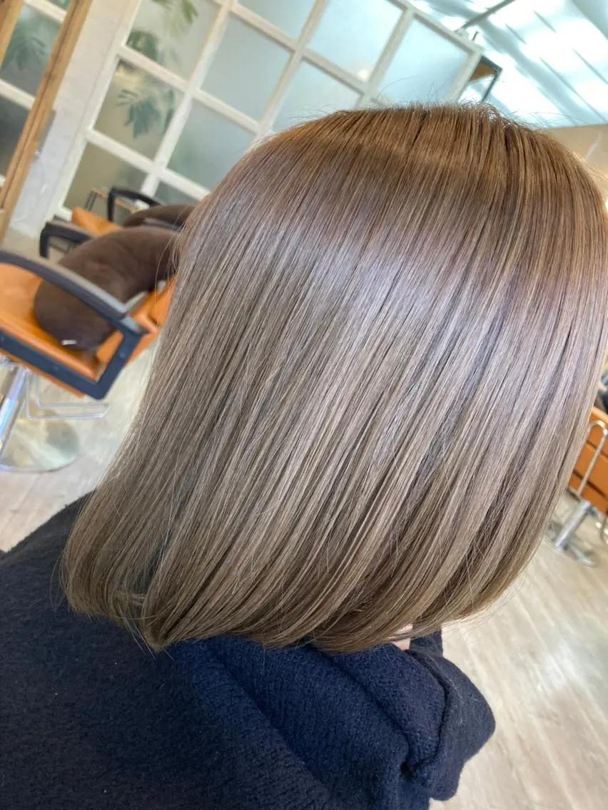 ショート カラー アディクシーカラー アッシュ ミストバング ブリーチ ブロンド カット ヘアカラー トリートメント N° anfeel 渋谷🪞🫧のヘアスタイル