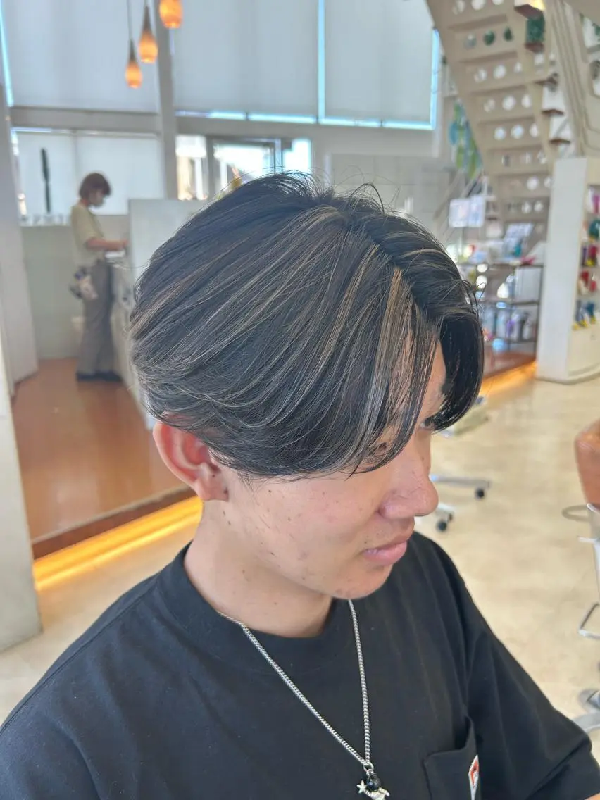 ショート カラー メンズ メンズハイライト ハイライトカラー ハイライト カット ヘアカラー メンズ特化 kazukiのヘアスタイル
