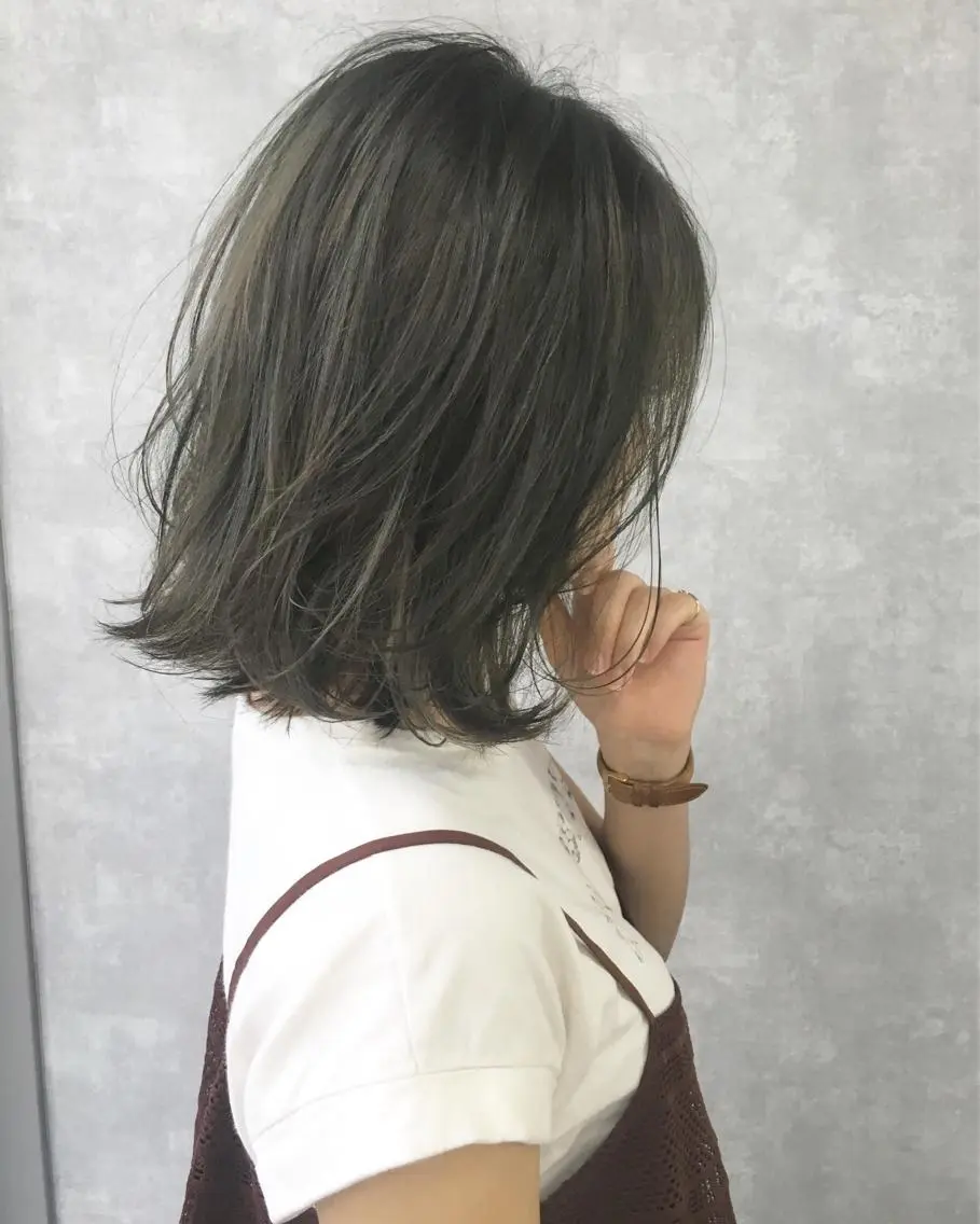 ショート アッシュ ハイライト レイヤーカット BLend 渋谷のヘアスタイル