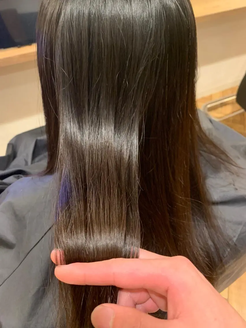 セミロング カラー 韓国レイヤー×艶髪 ハイトーンRyukiのヘアスタイル