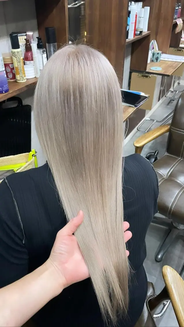ロング カラー カット ヘアカラー トリートメント ヘアセット 難波ブリーチカラー 伊藤洋輝のヘアスタイル