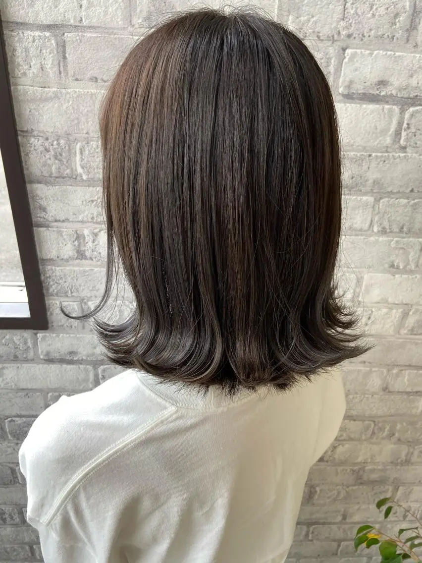 ミディアム カラー 透明感カラー ヘアカラー トリートメント Oopsレイヤー 加藤澄都のヘアスタイル
