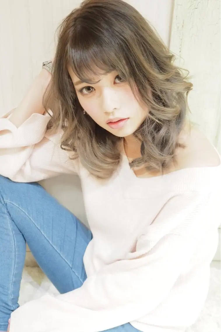 セミロング アッシュ 坂 直樹のヘアスタイル