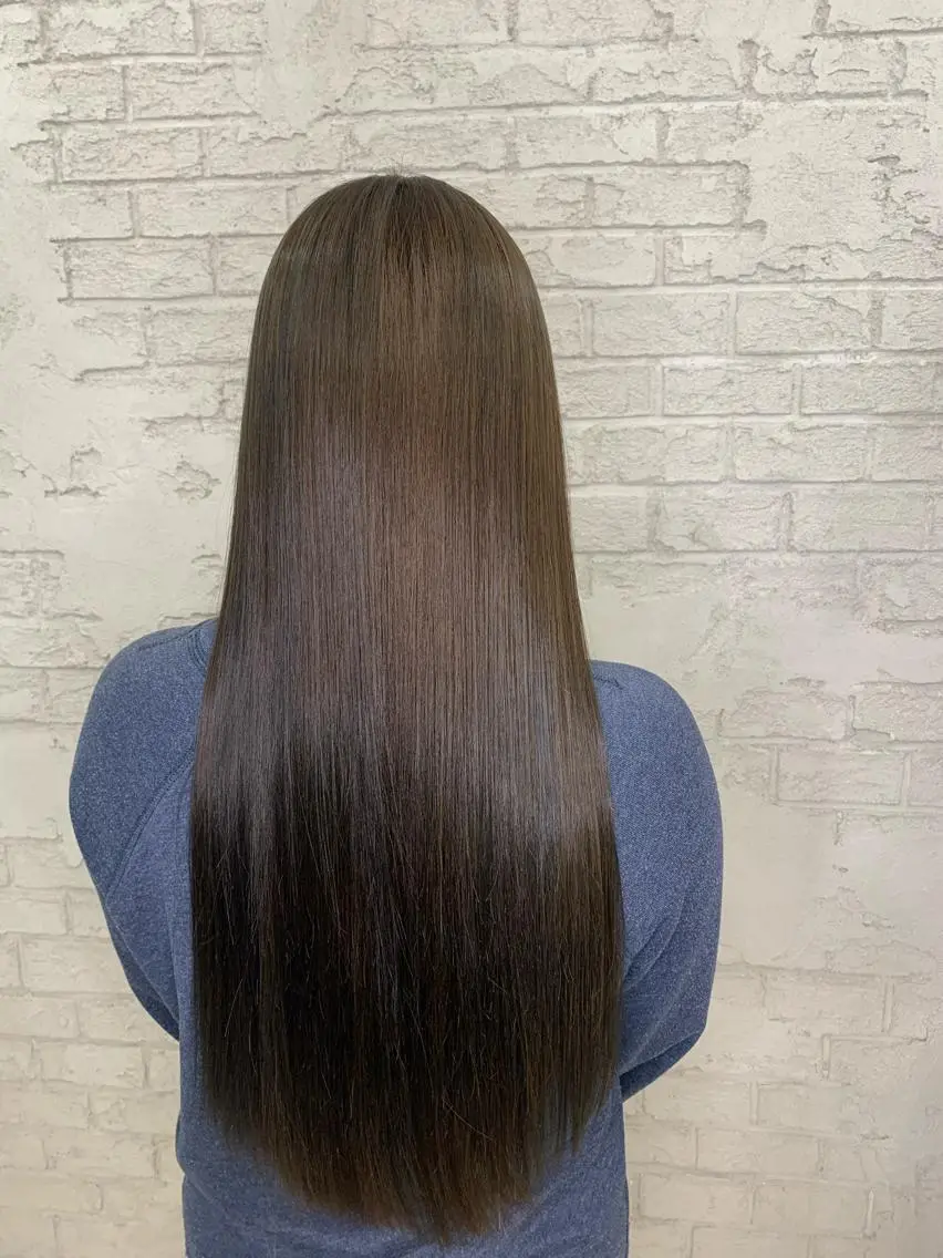 ロング カラー アッシュ イルミナカラー オリーブアッシュ トリートメント ブリーチ特化 ハイトーンRYOYAのヘアスタイル