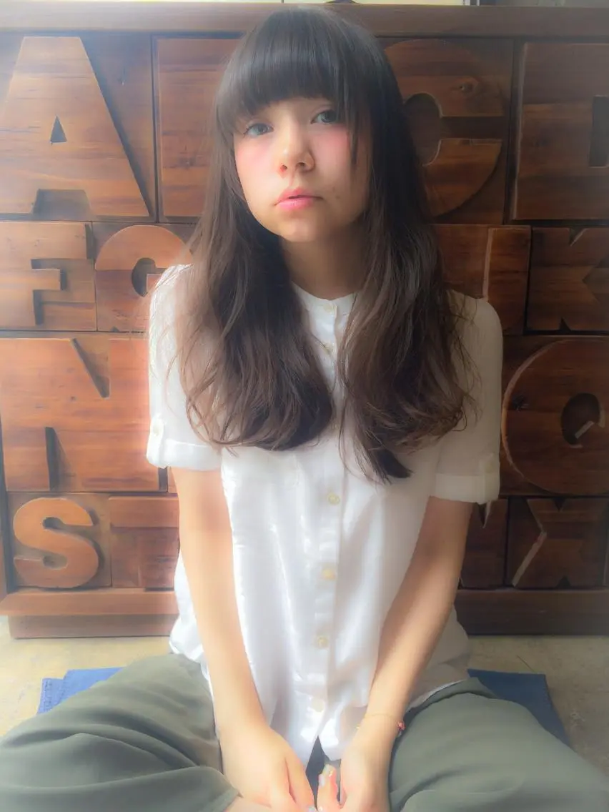 ロング カラー アッシュ ブリーチ 透明感カラー ハイライトカラー ハイライト 北條 優輝のヘアスタイル
