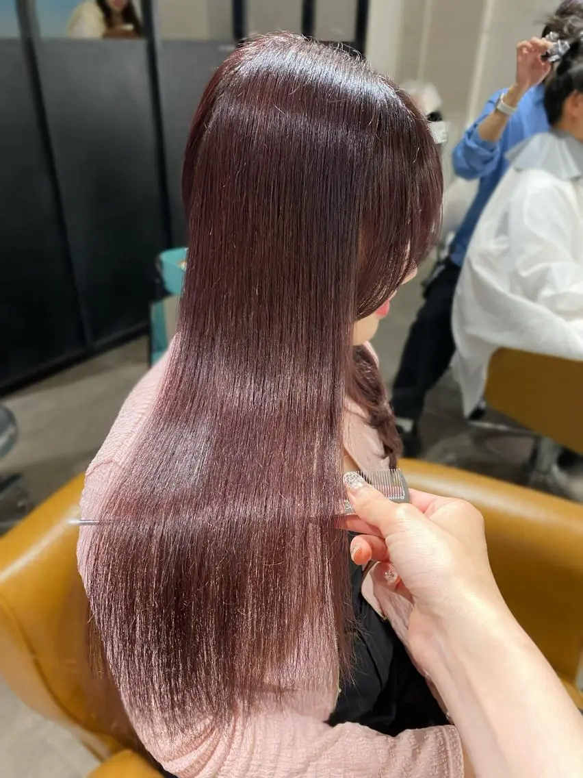 ロング カラー アッシュ ベージュカラー 黒髪 ブリーチ ブルーカラー カット ヘアカラー 縮毛矯正 トリートメント 韓国風レイヤーカット 💎髪質改善"yuiのヘアスタイル