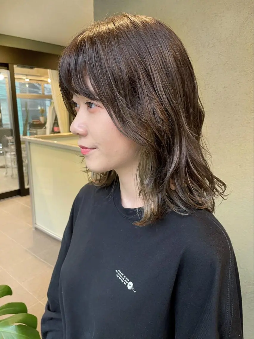 ミディアム カラー ベージュカラー インナーカラー カット 縮毛矯正 トリートメント HIROKI ”博多 /ボブのヘアスタイル