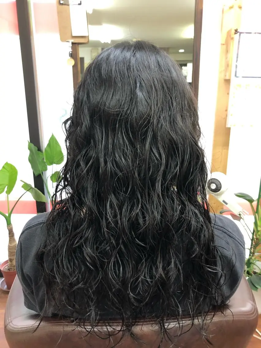 ロング パーマ キセ ワカナのヘアスタイル