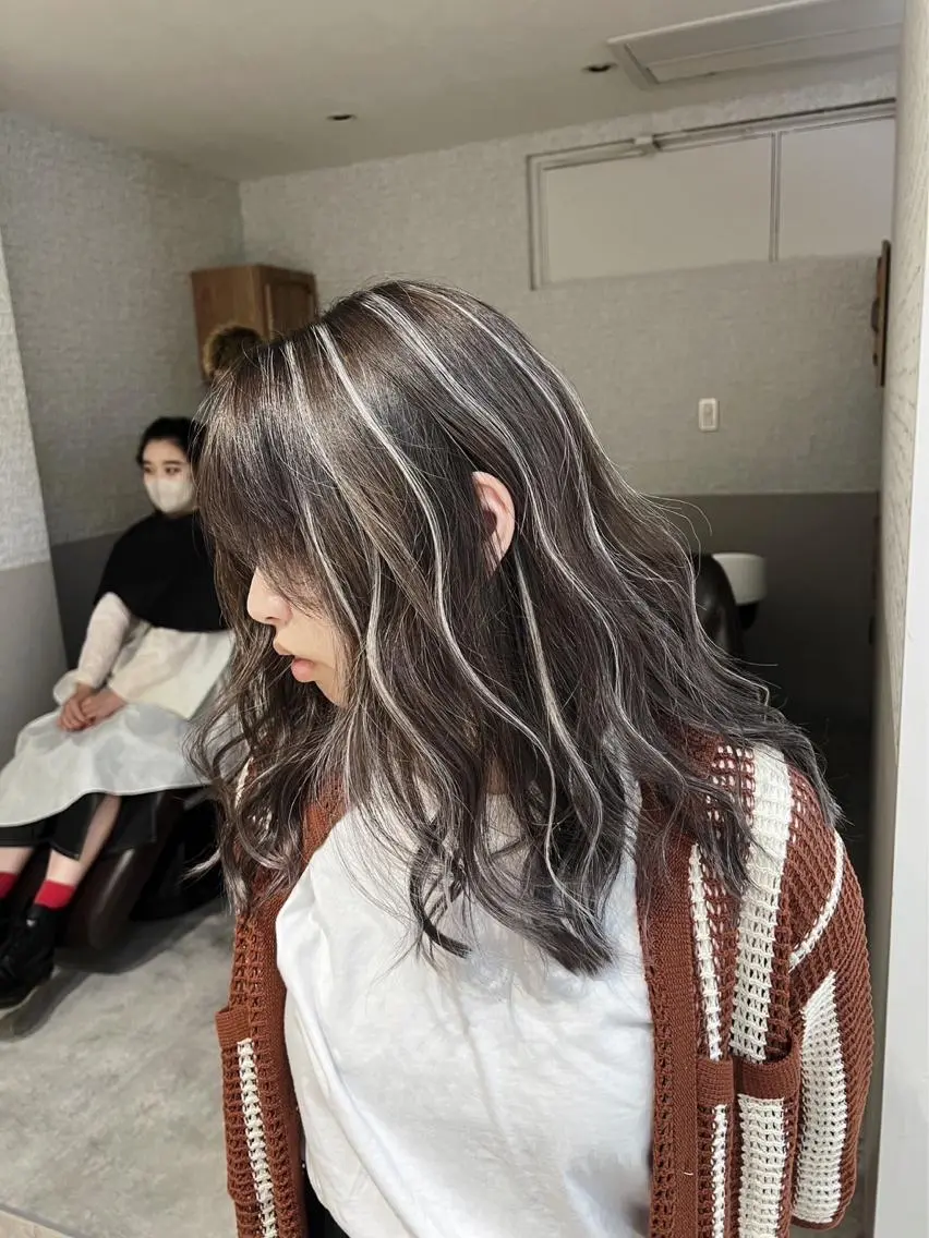 セミロング カラー ダークグレー ダークグレージュ グレージュ ハイライトカラー ハイライト 指名数No.1 /NAOYAのヘアスタイル