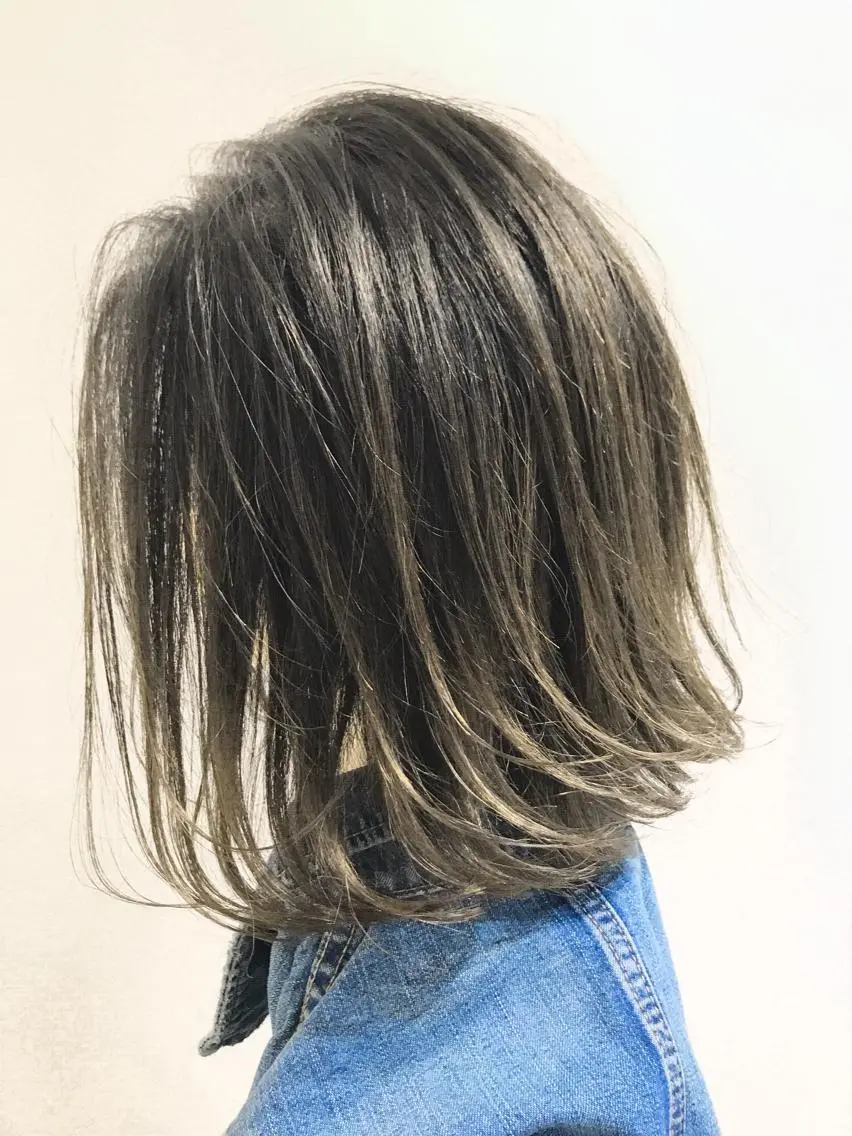 ショート カラー バレイヤージュ グラデーションカラー グレージュ レイヤーカット カット ヘアカラー トリートメント ショートヘア💫 ハイトーン西田拓馬のヘアスタイル