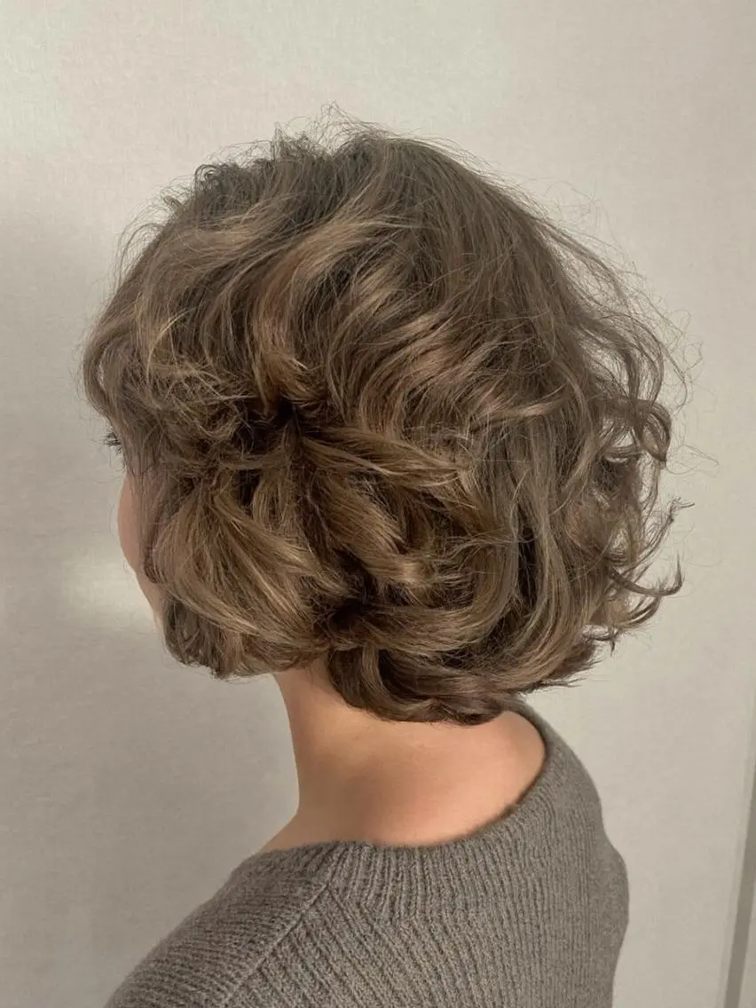ショート パーマ ブラウン艶カラー / mizuki🎀のヘアスタイル