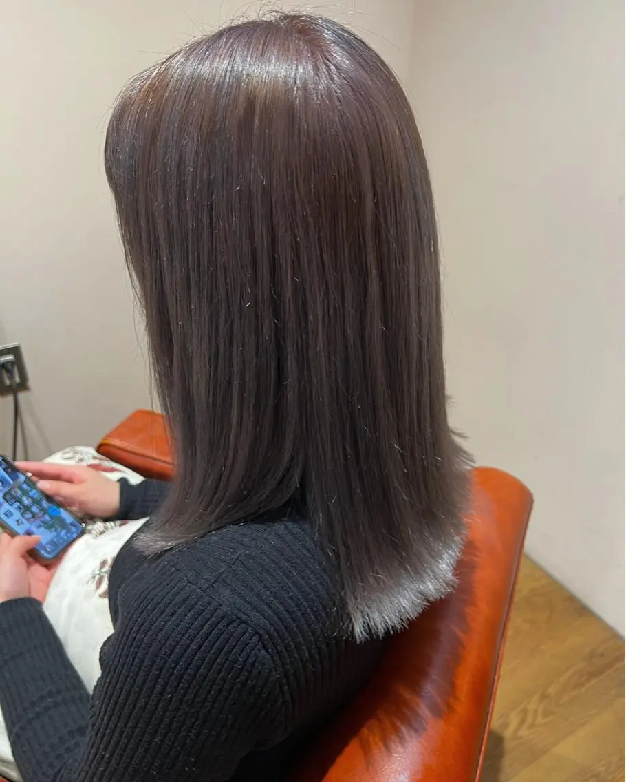 ミディアム カラー ブリーチ シルバー ヘアカラー トリートメント Lita KANAのヘアスタイル