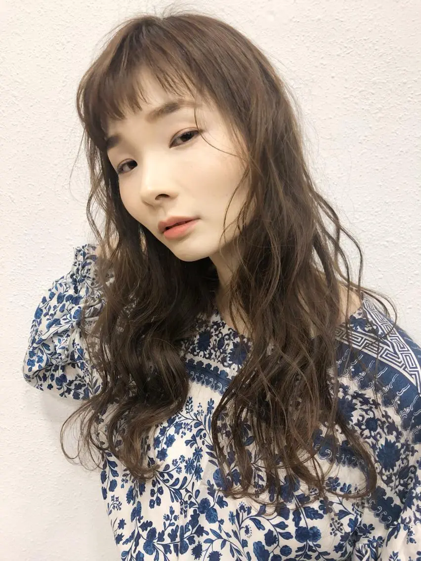 セミロング カラー サワタ ミサのヘアスタイル