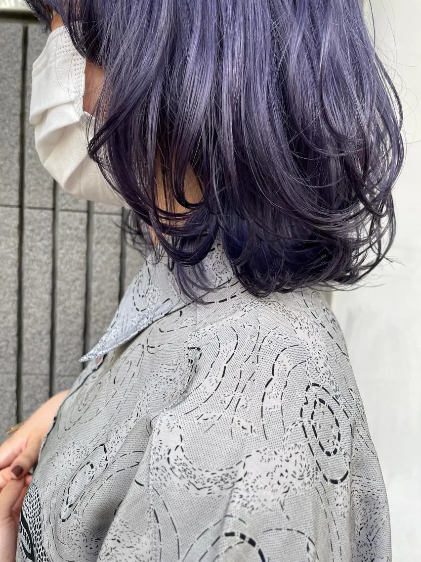 ミディアム カラー ブリーチ ブルーカラー ブルーラベンダー ラベンダーカラー ヘアカラー トリートメント 城 健太郎 💎ハイトーンのヘアスタイル