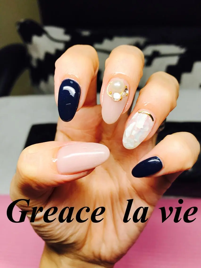 ロング カラー パーマ ヘアアレンジ ネイル マツエク・マツパ Greace  la vieのネイルデザイン