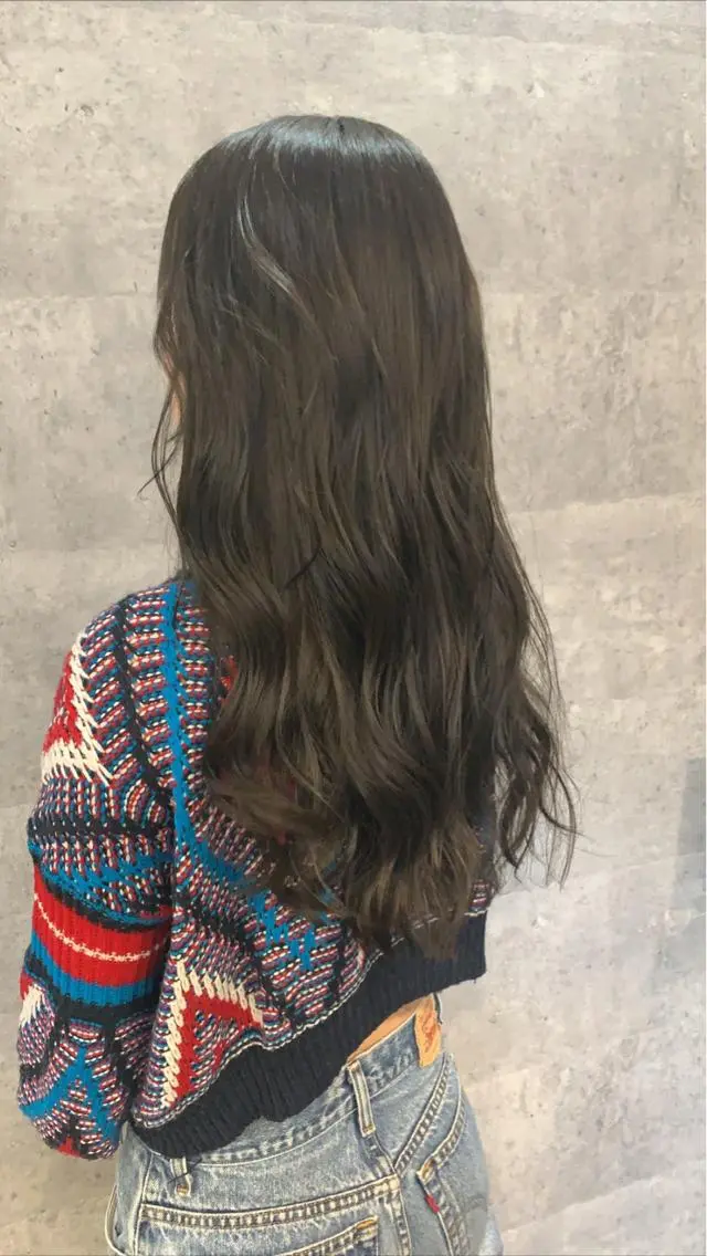 ロング カラー グレージュ 髪質改善で 憧れの潤艶美髪にのヘアスタイル