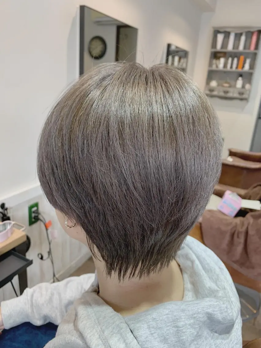 ショート ハンサムショート ショートヘア カット ヘアカラー リンネ 甲東園のヘアスタイル