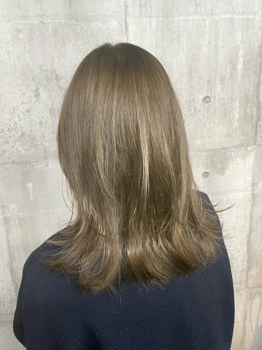 ミディアム ヘアカラー ami .のヘアスタイル