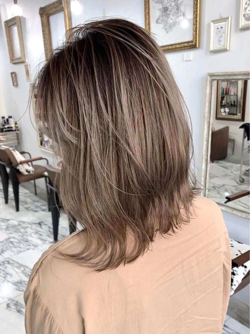ミディアム エクステ（レミー毛） NINEのヘアスタイル