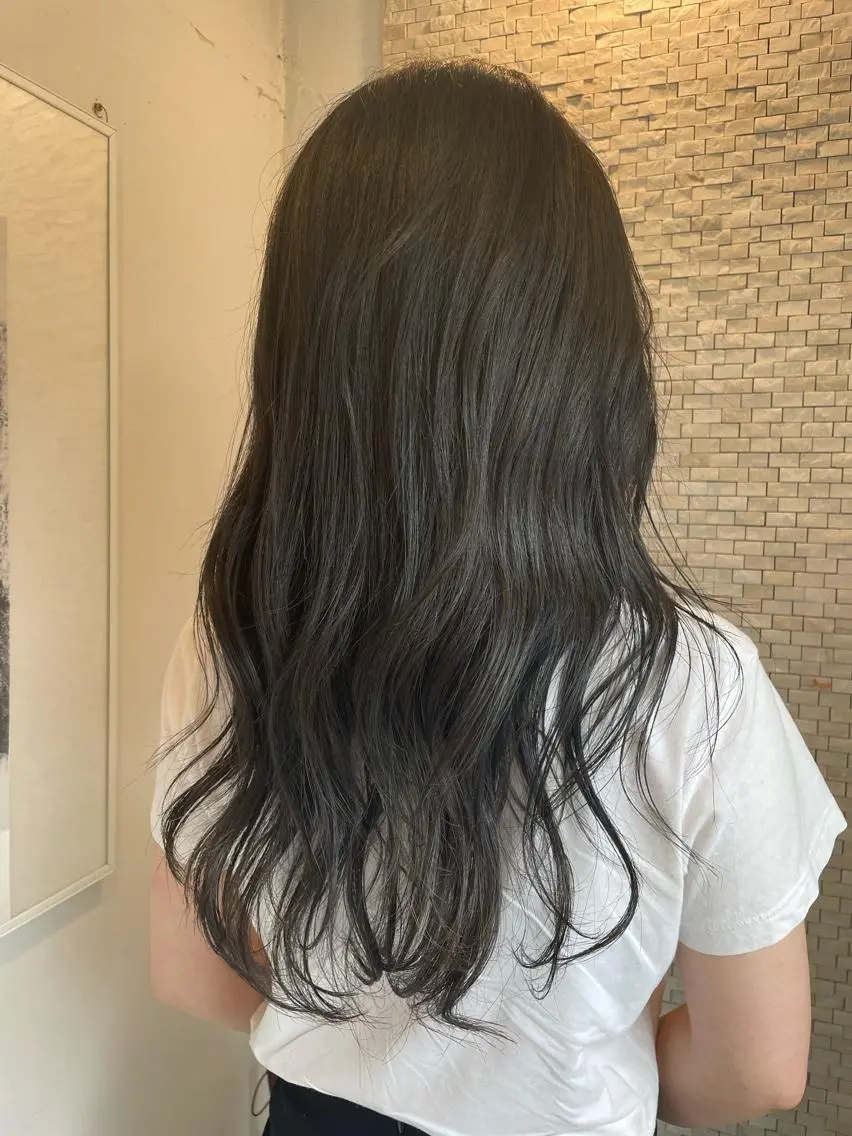 ロング カット ヘアカラー トリートメント 平 ちひろのヘアスタイル