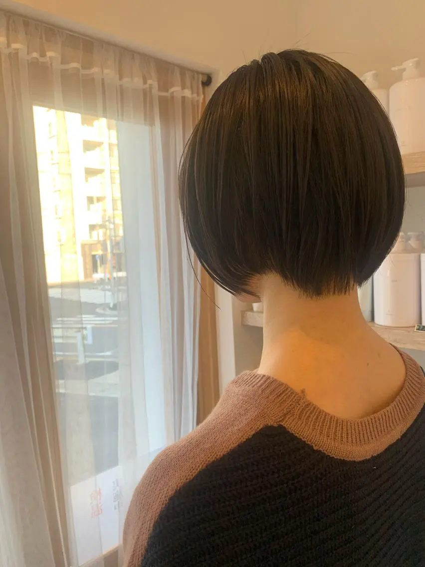 ショート カラー ショートボブ アッシュ ボブ ショートヘア カット ヘアカラー cher. 新井瑞希のヘアスタイル
