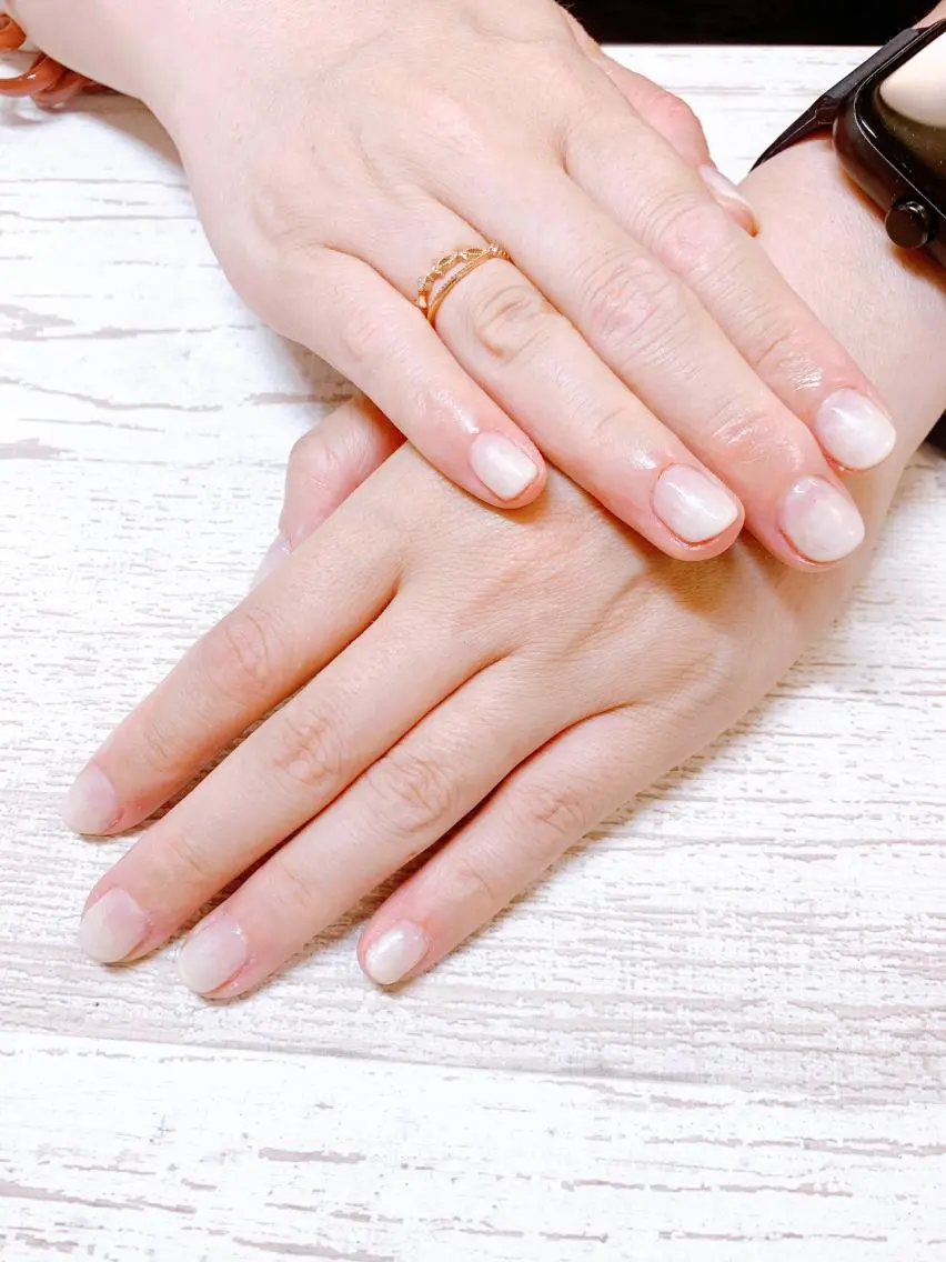 ネイル グラデーション ホワイト ハンドネイル Story nail Sakuraのネイルデザイン
