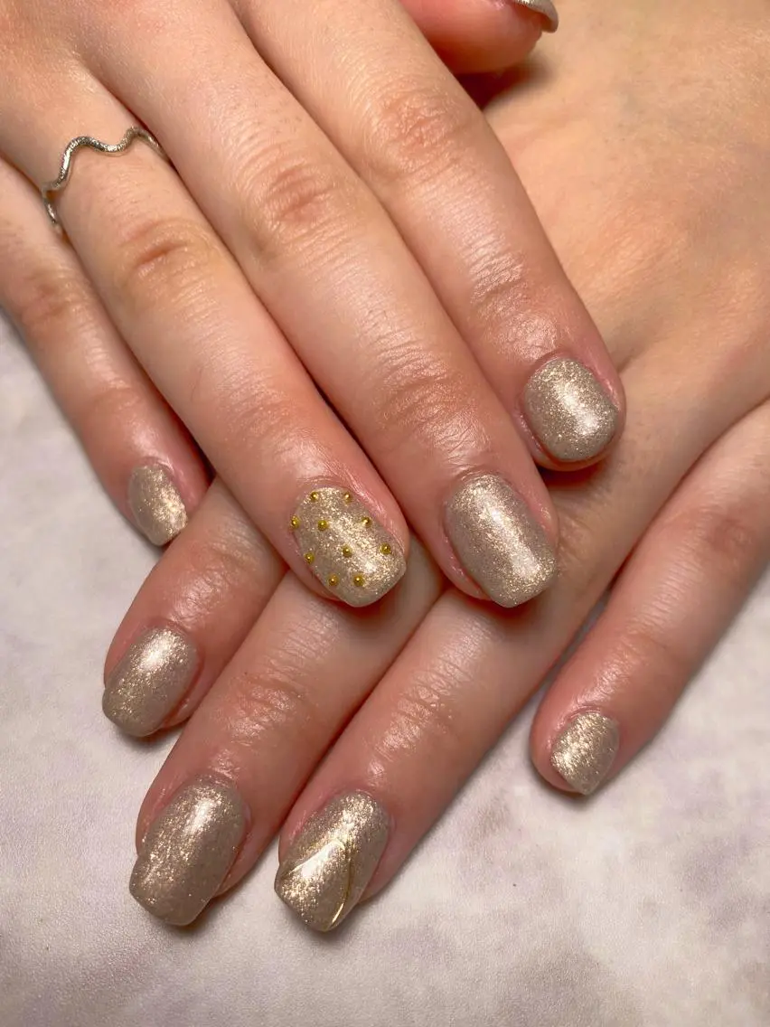 ネイル アートネイル ワンカラーネイル シンプルネイル ハンドネイル ハンドケア 🌿Charme🌿 MAIのネイルデザイン