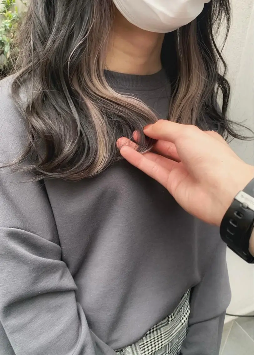 セミロング カラー グレージュ ヘアカラー トリートメント 矢野 晃平のヘアスタイル