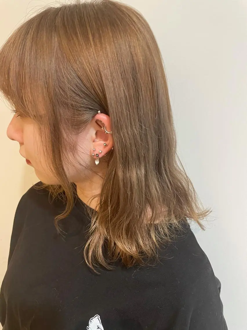 ミディアム カラー ベージュカラー ブリーチ ミルクティーベージュ ヘアカラー 中目黒🌼 🌼ハナのヘアスタイル