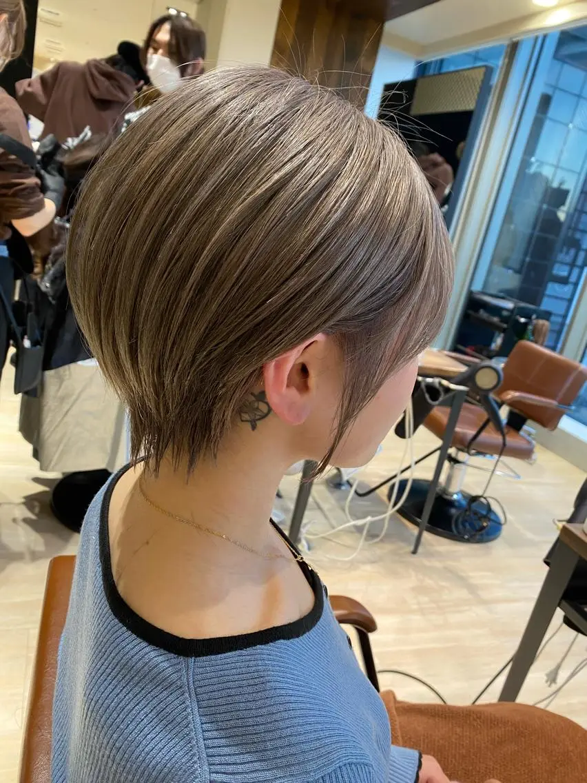 ショート カラー カット ヘアカラー トリートメント 顔まわりの神様✨ 透明感カラー藤嶋秀幸のヘアスタイル
