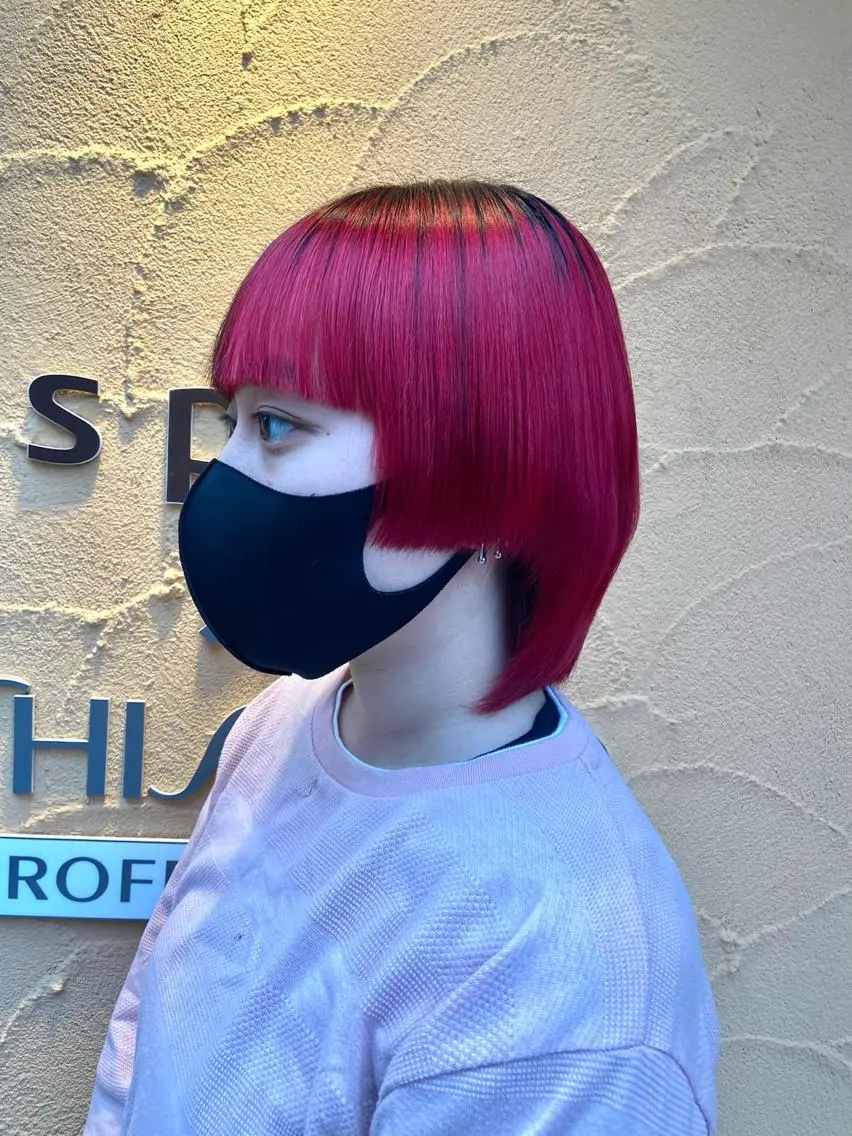 ミディアム レイヤーカット🖤 SAYAのヘアスタイル