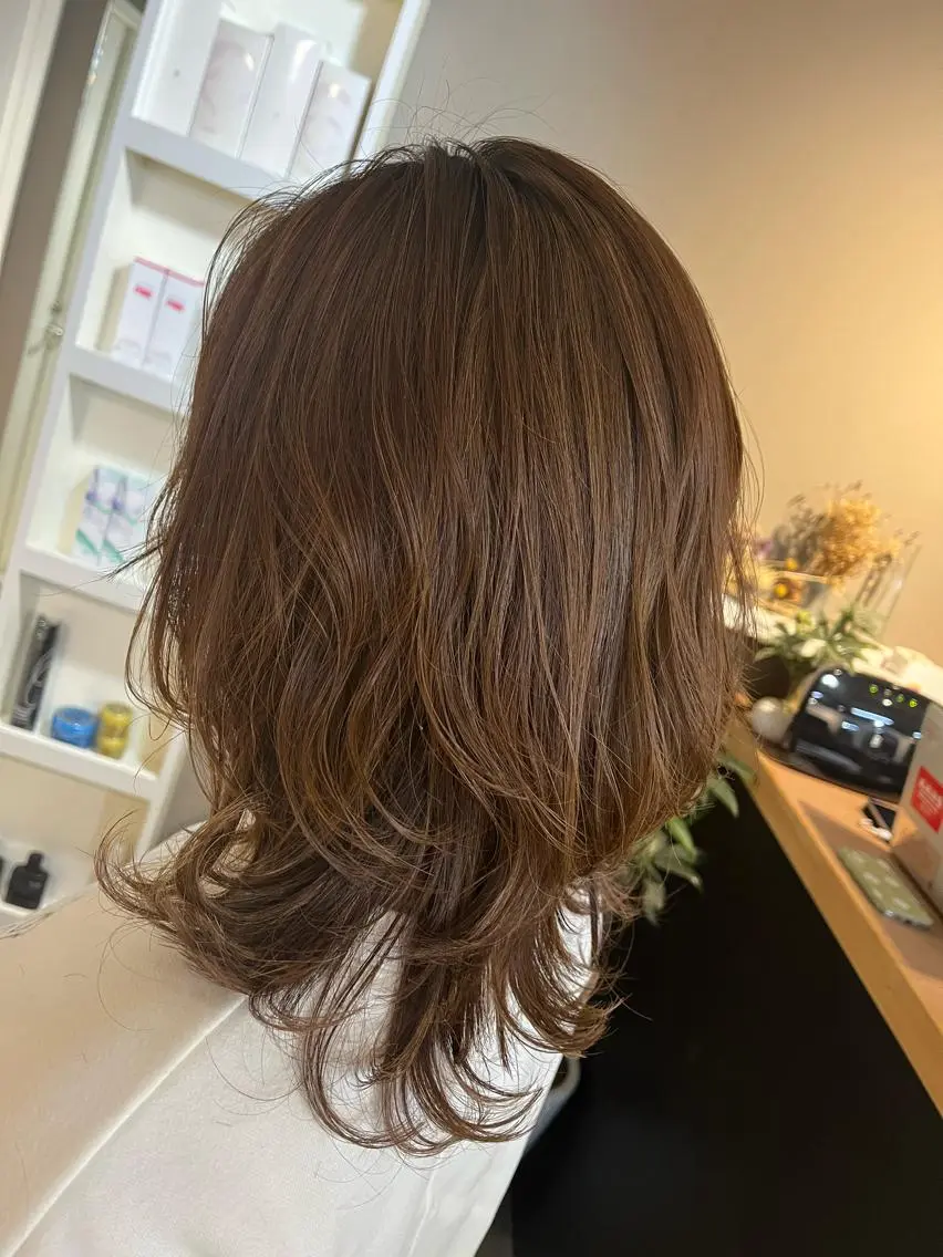 カラー ヘアアレンジ キッズ マツエク・マツパ アイブロウ 透明感カラー🤎 ゆりのヘアスタイル