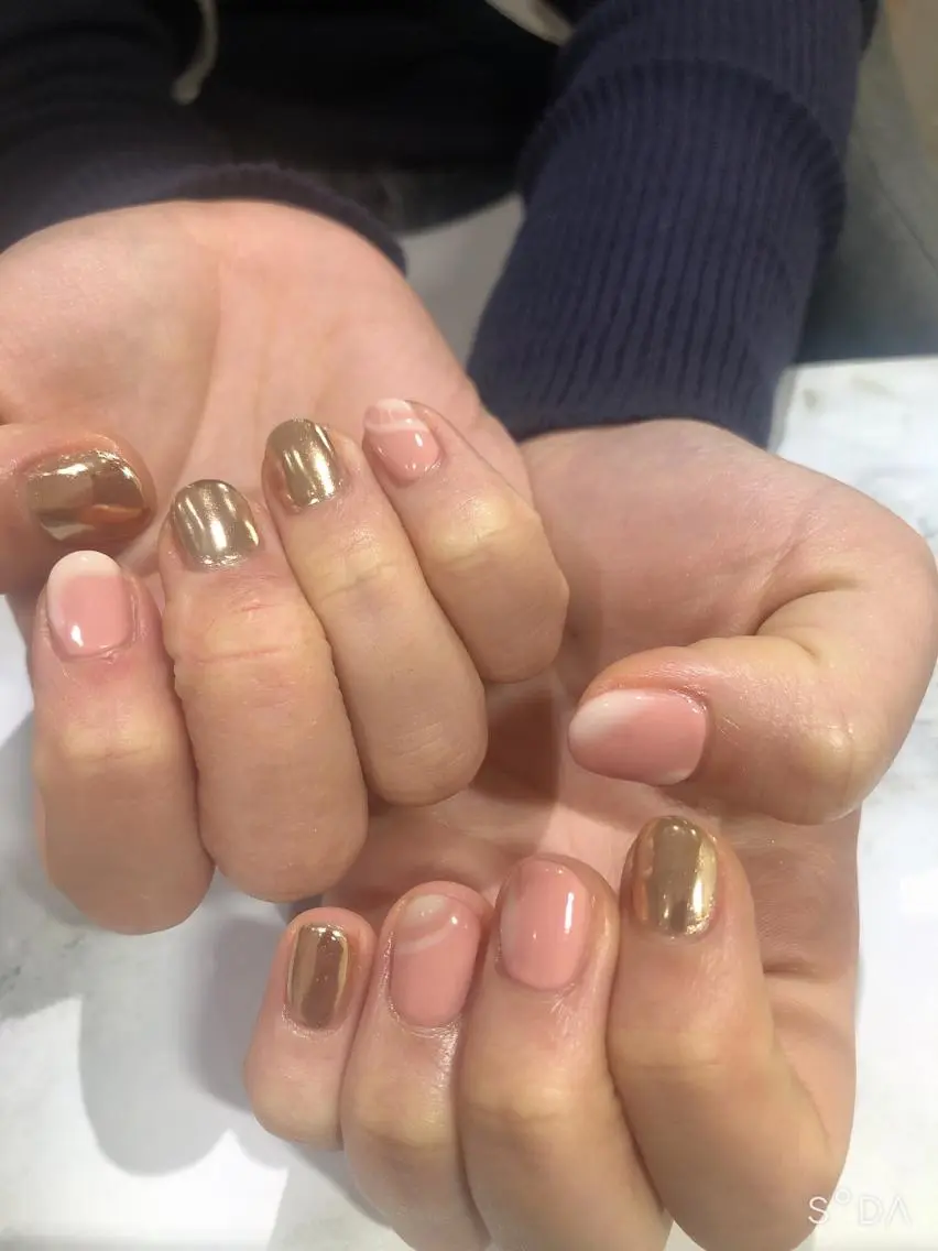 ネイル ニュアンスネイル ハンドネイル 吉野✨ ネイルデザイナー✨のネイルデザイン