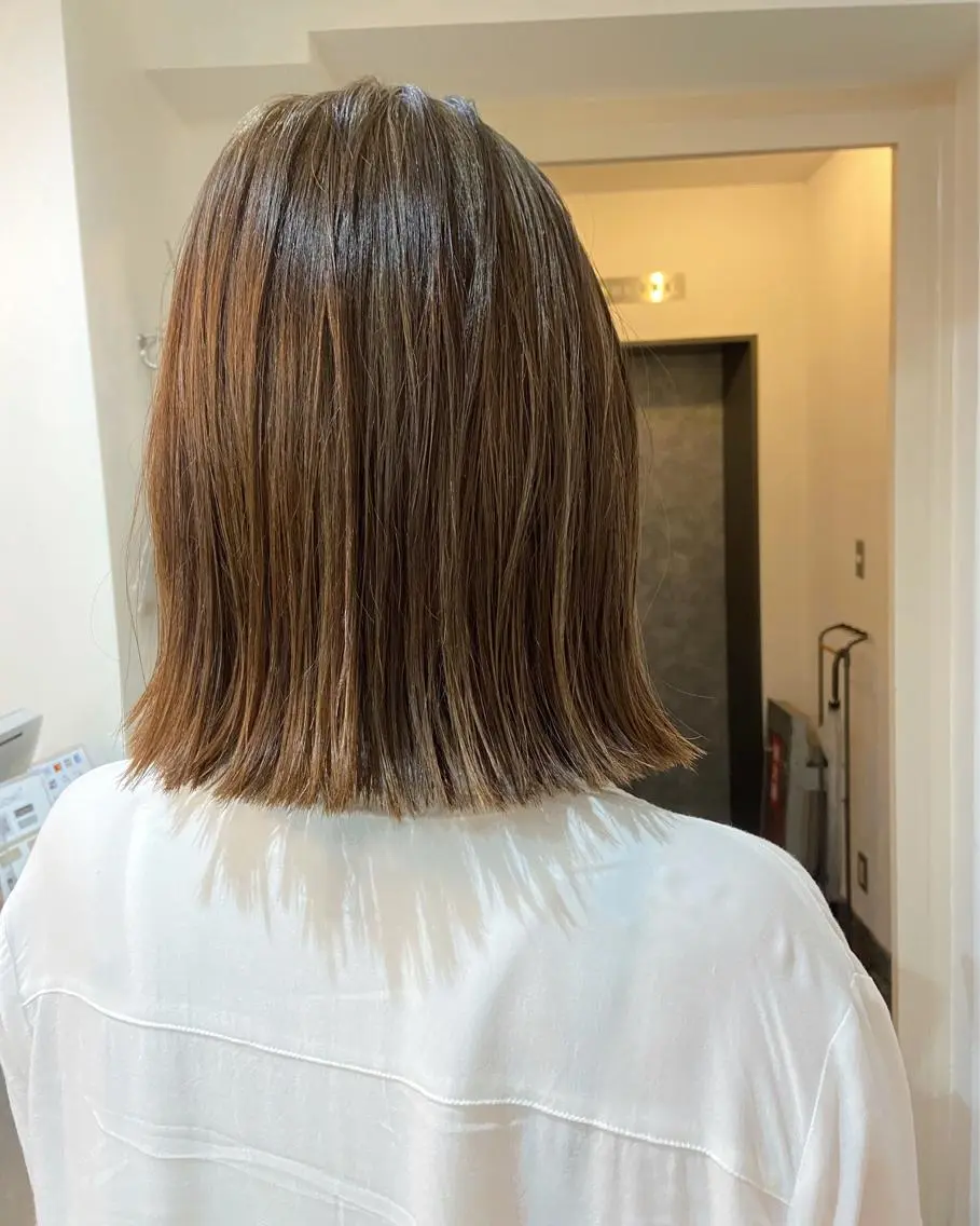 ミディアム カラー SALTWATER AYARIのヘアスタイル