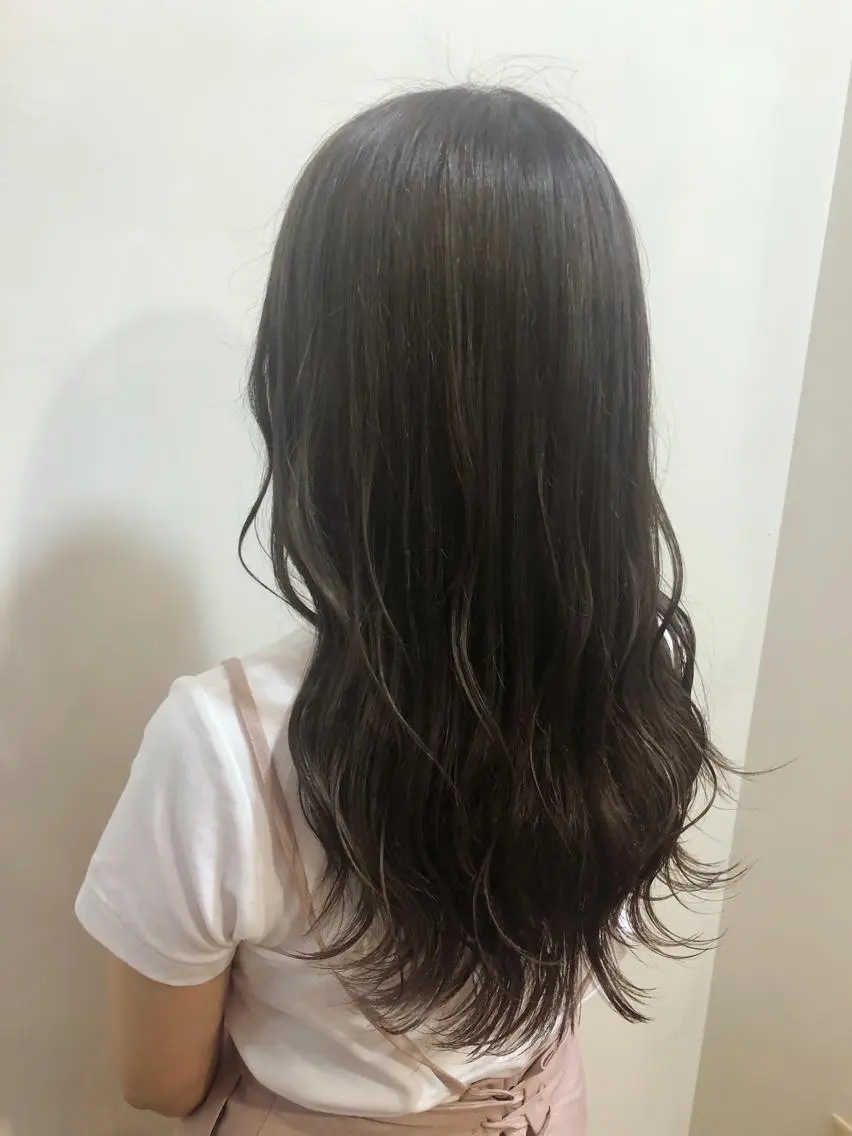 ロング カラー 🕊鈴木李歩🤍 /似合わせカットのヘアスタイル