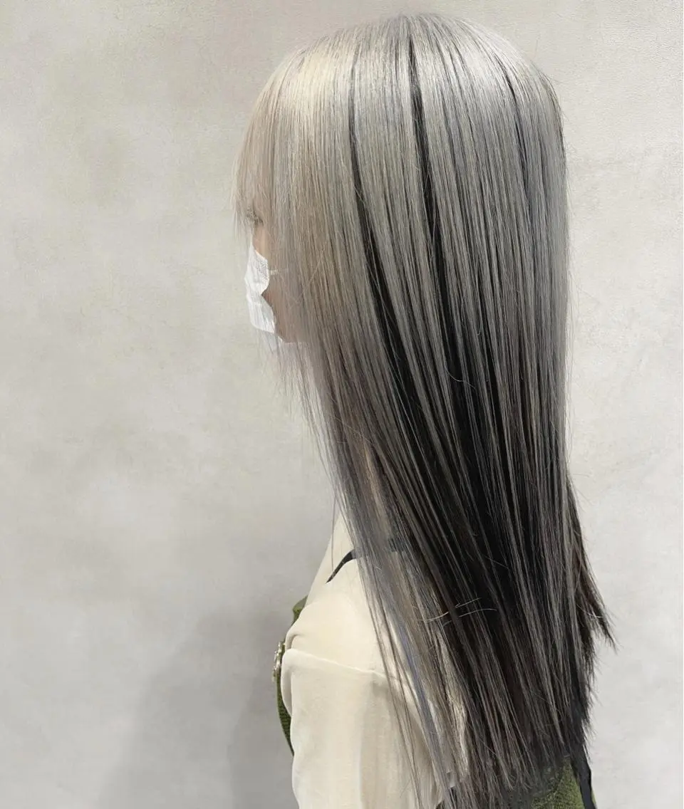 セミロング カラー 阪田 素規のヘアスタイル