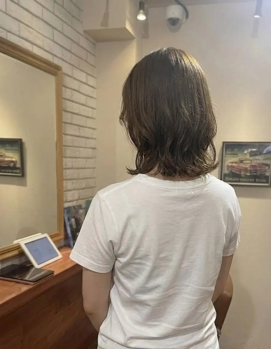ミディアム カラー ブラウンカラー ボブ 外ハネヘア カット ヘアカラー トリートメント ヘッドスパ flencia 丸 和博|カットのヘアスタイル