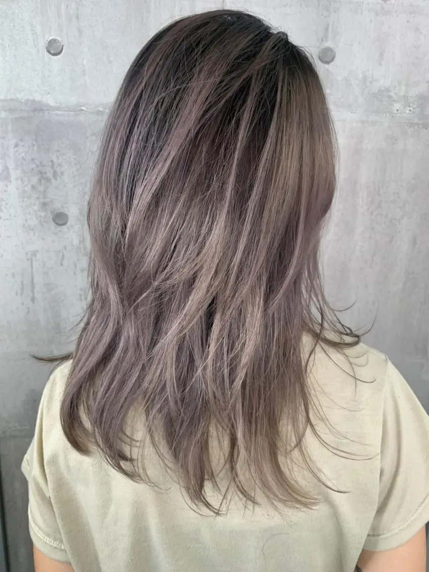 セミロング ハイライト 髪質改善 N° jemica 札幌のヘアスタイル
