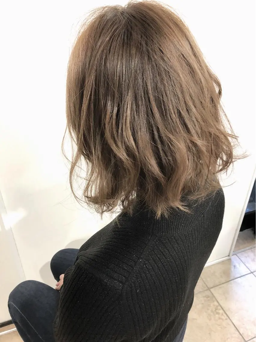 カラー ブルーカラー ブルージュ グラデーションカラー グレージュ ハイライトカラー 夜23時まで予約🉑 reverieあきらのヘアスタイル