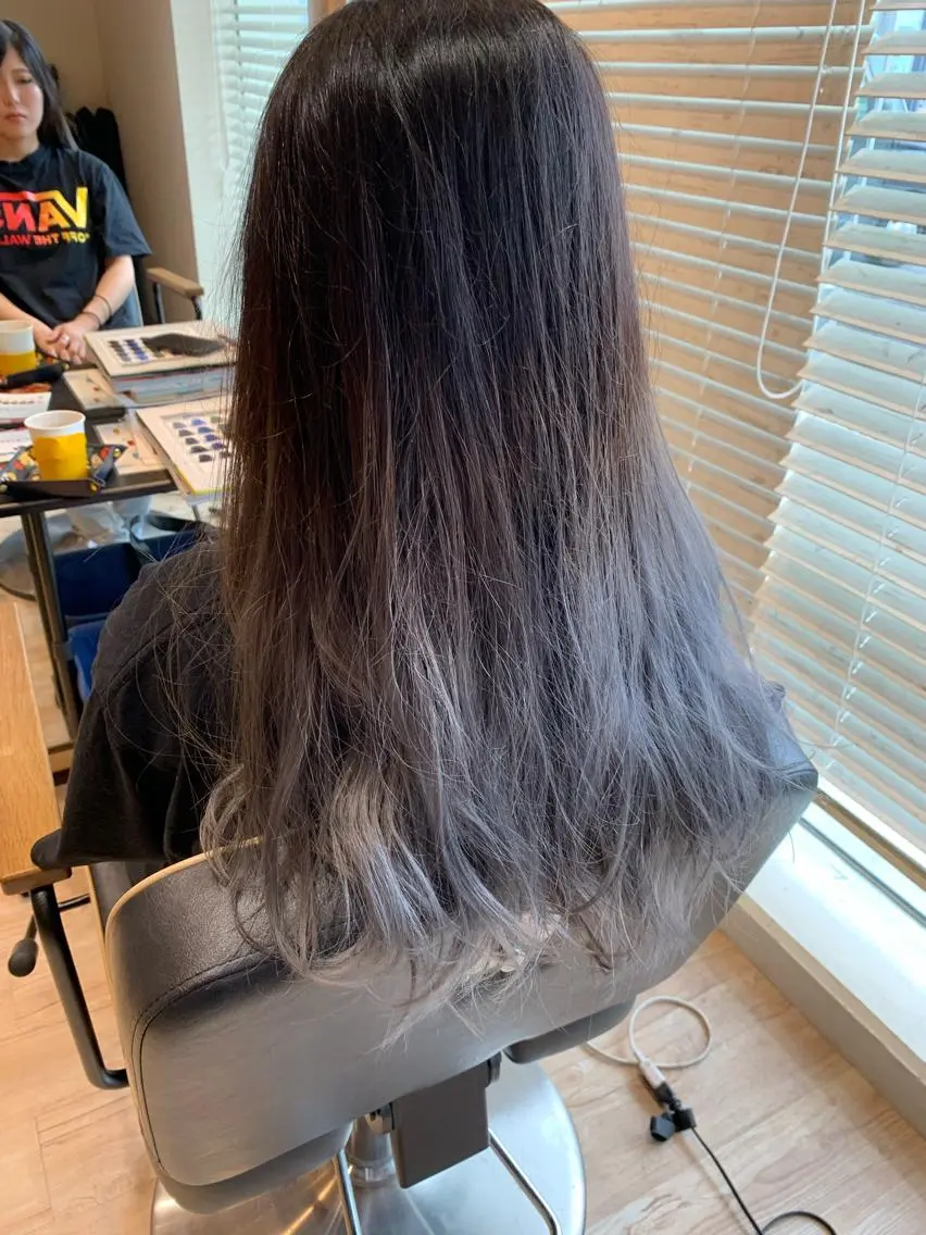 ロング カラー グラデーションカラー 大久保 隆蔵のヘアスタイル