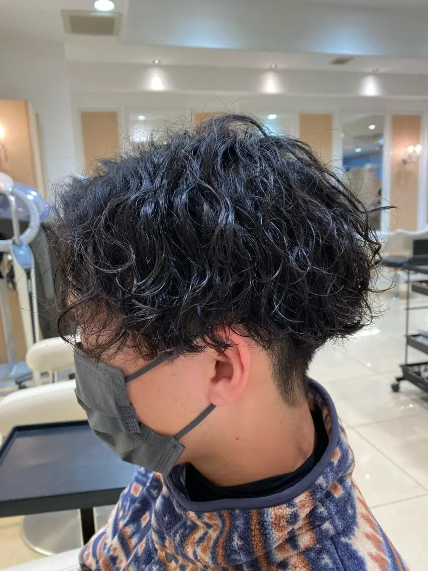 ショート パーマ メンズ カット パーマ メンズ特化型美容師 栗山勇人のヘアスタイル