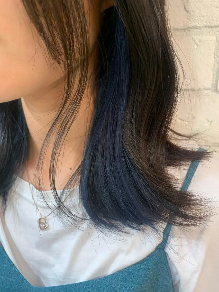 ミディアム カラー ヘアアレンジ インナーカラー 🐝岡本 柚葉🐝のヘアスタイル
