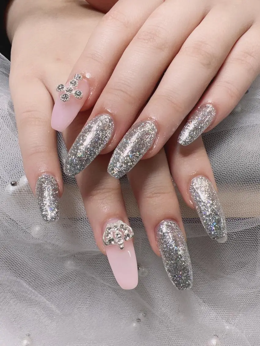 セミロング カラー ネイル ピンクカラー ラメ(グリッター) ピンク ハンドネイル Nail NaNaのネイルデザイン