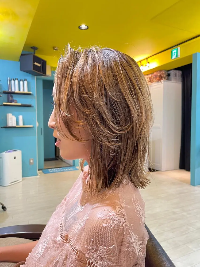 ミディアム カラー グレージュ ヘアカラー トリートメント 末石 智のヘアスタイル