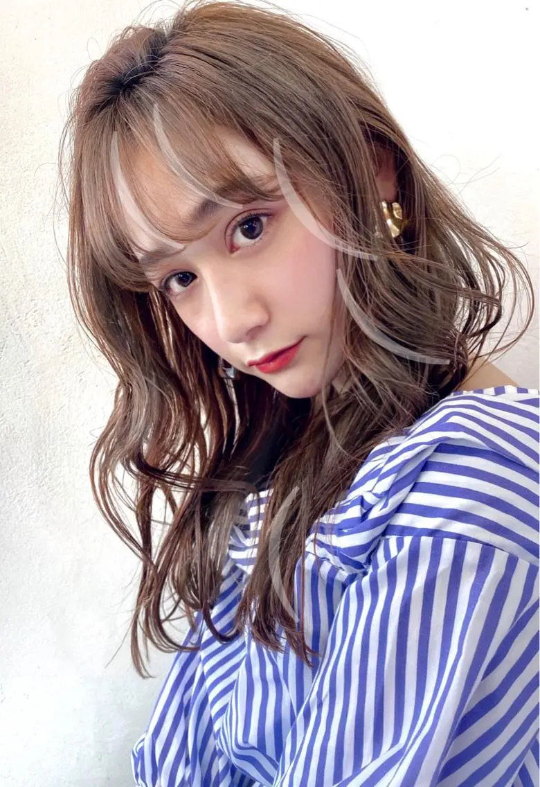 ロング カラー レイヤー/顔周り 田山 穂波のヘアスタイル