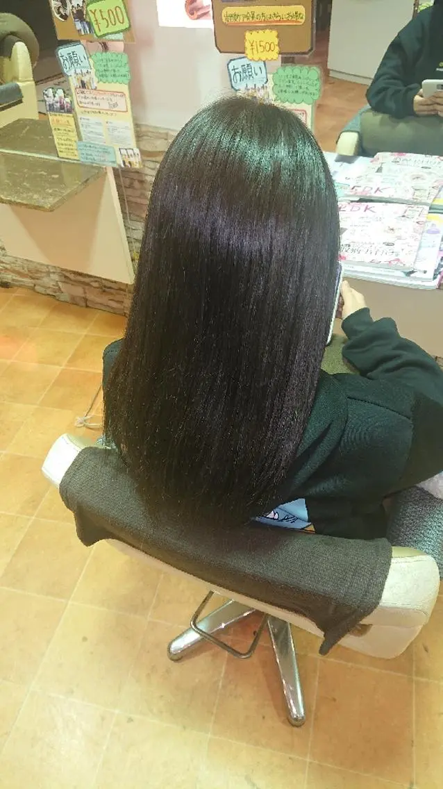 ミディアム カラー アッシュ 山口 彩海のヘアスタイル