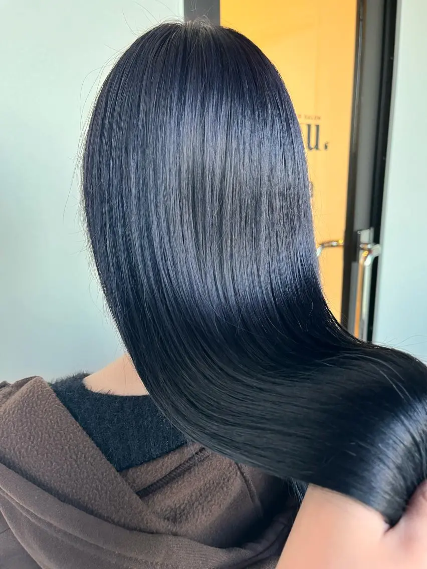 カラー 黒髪 ブルーカラー ブルーブラック 大関 はるかのヘアスタイル